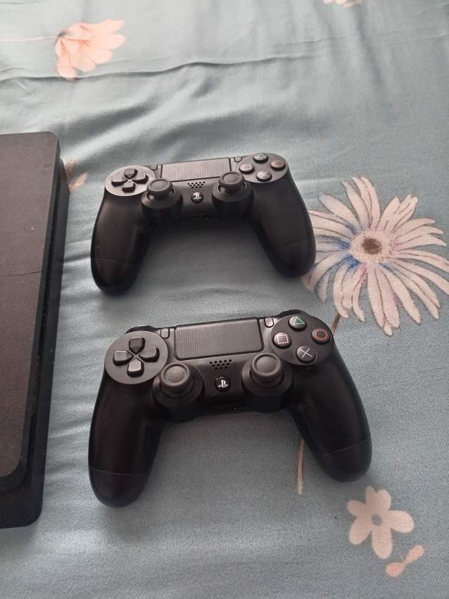 Urgent sale - 1 - PlayStation 4 (PS4)  on Aster Vender