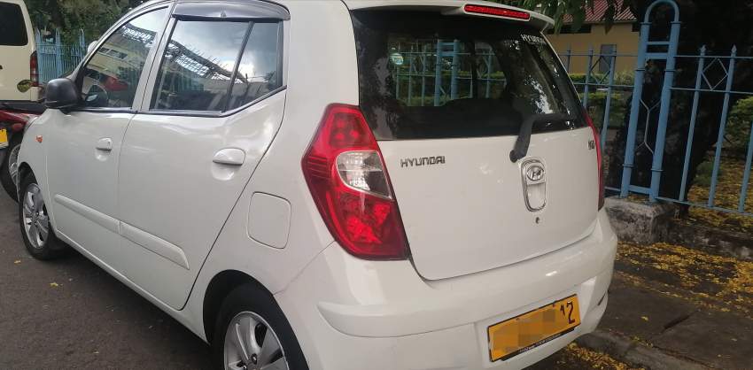 Hyundai I10 - 2 - Compact cars  on Aster Vender