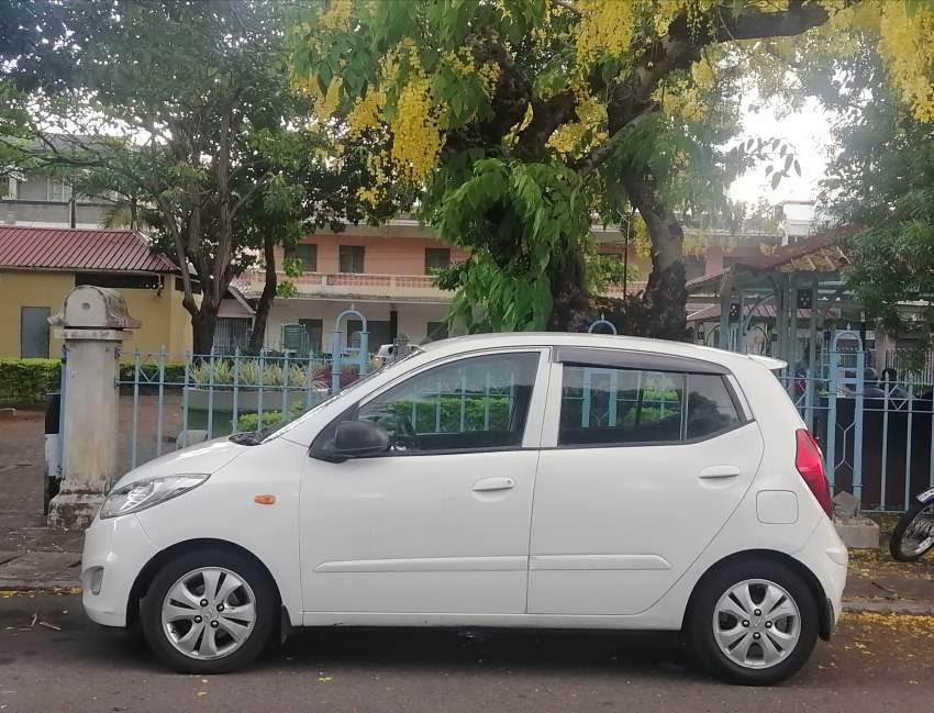 Hyundai I10 - 1 - Compact cars  on Aster Vender