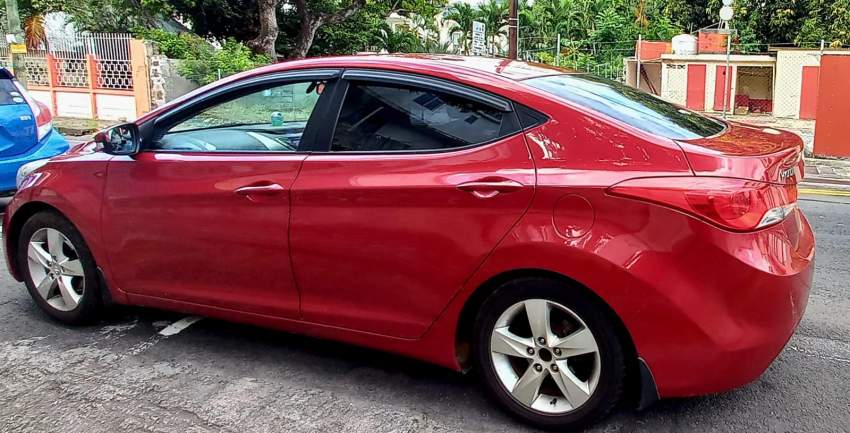 Hyundai Elantra GLS Year 2013 - 2 - Luxury Cars  on Aster Vender