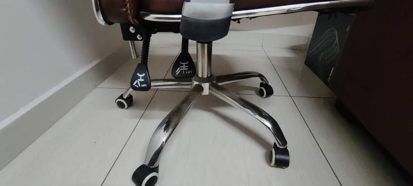 Office Chair Executive - 2 - Desk chairs  on Aster Vender