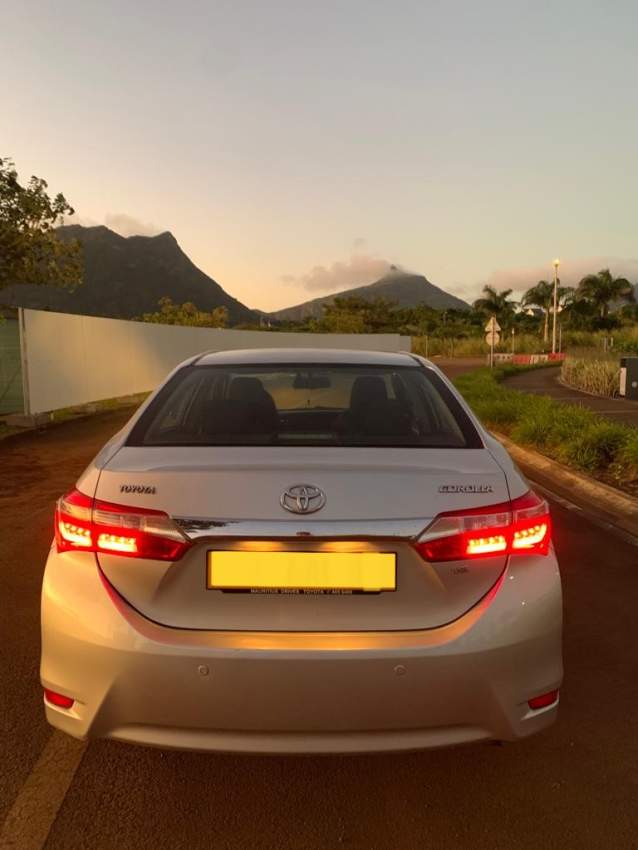 Toyota Corolla 2016 - 5 - Family Cars  on Aster Vender