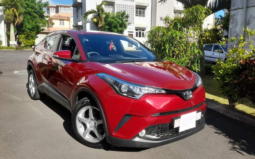 Toyota C-HR in EXCELLENT condition!! - 7 - SUV Cars  on MauriCar