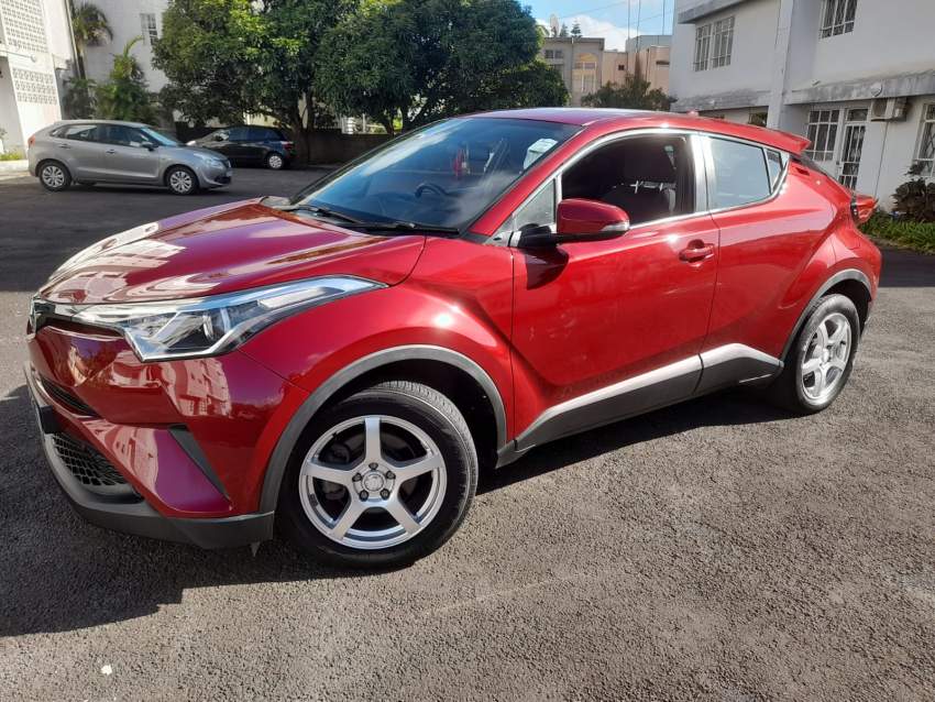 Toyota C-HR in EXCELLENT condition!! - 10 - SUV Cars  on MauriCar