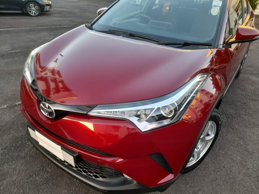 Toyota C-HR in EXCELLENT condition!! - 2 - SUV Cars  on MauriCar