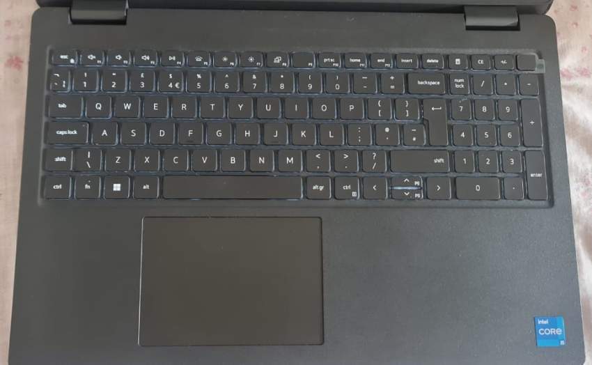 DELL Lattitude 3520 - 2 - Laptop  on Aster Vender