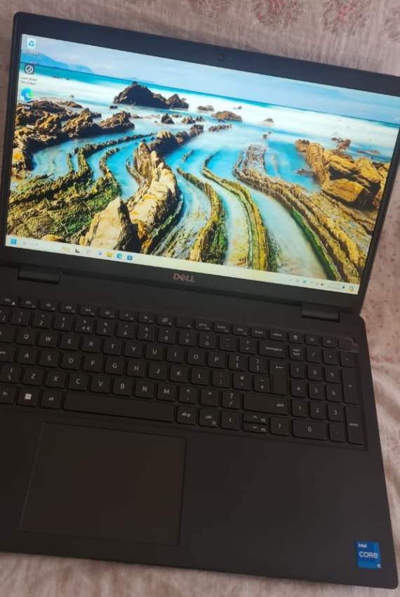 DELL Lattitude 3520 - 3 - Laptop  on Aster Vender