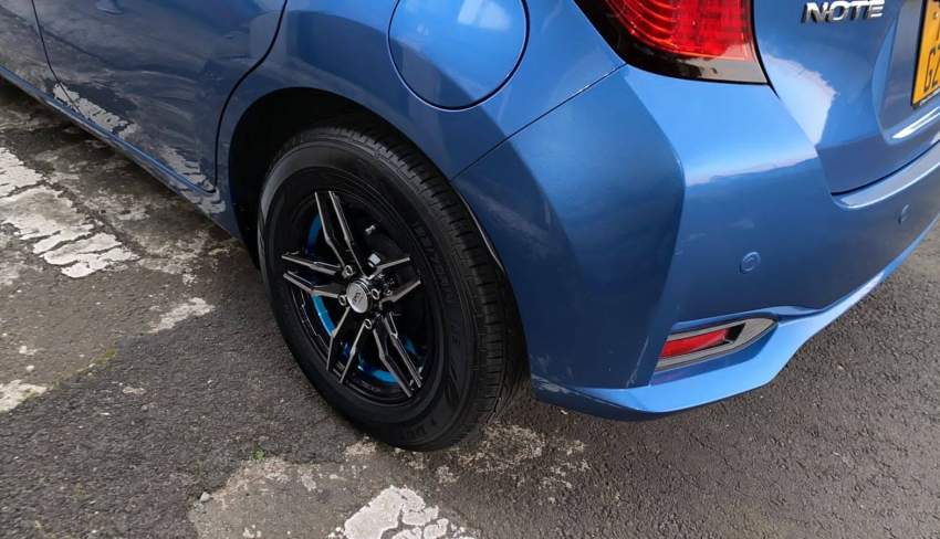 Nissan Note E-Power Blue 2018 - 4 - Family Cars  on MauriCar