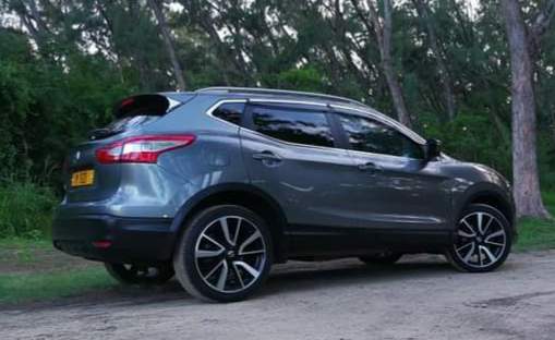 Nissan Qashqai - 1 - SUV Cars  on Aster Vender