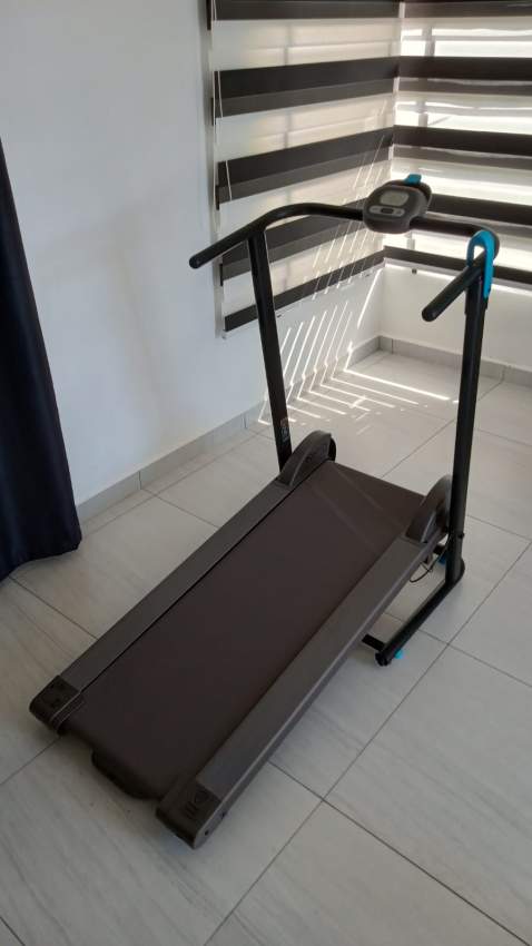 Treadmill for Sale! / Tapis Roulant à Vendre ! - 2 - Fitness & gym equipment  on Aster Vender