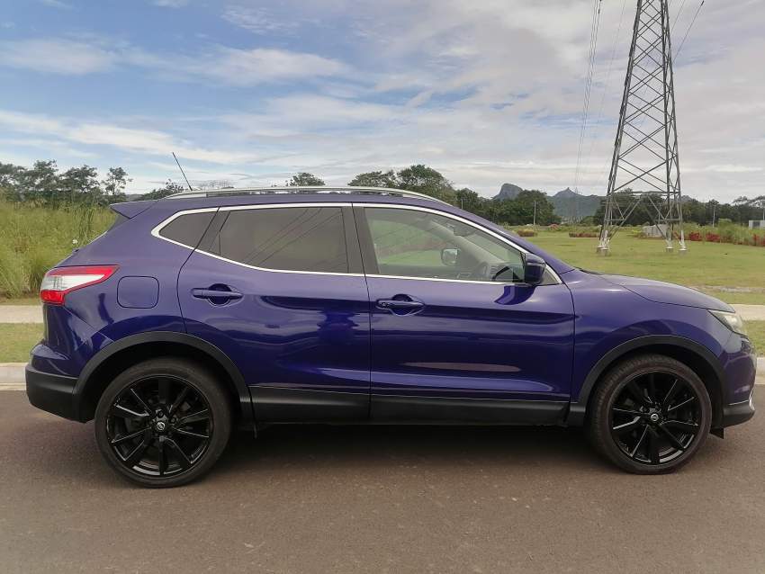 Nissan Qashqai 2015 - 0 - SUV Cars  on Aster Vender