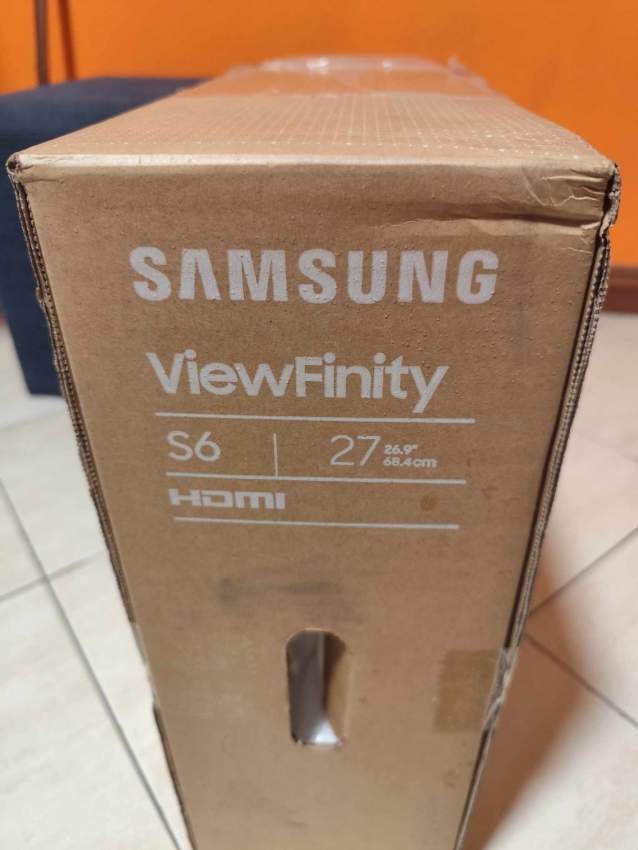 SAMSUNG VIEWFINITY S6 - 1 - LCD Monitor  on MauriCar