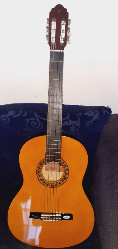 Classic guitar - 1 - Other guitars  on MauriCar