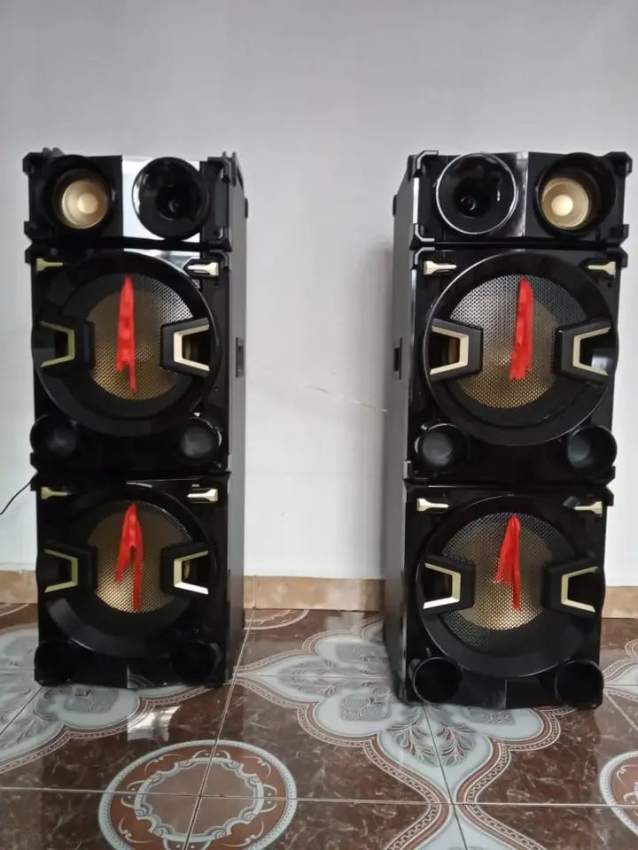 1 pair Ktronics speakers
