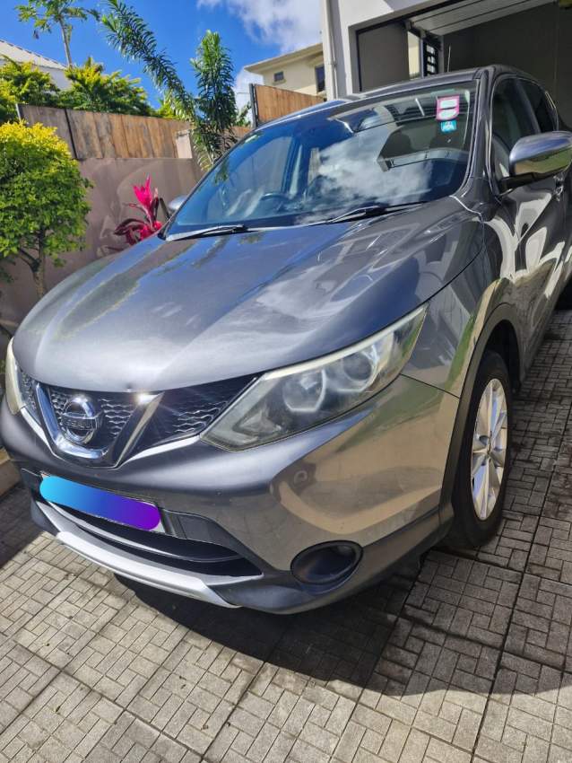 Nissan Qashqai Accenta 1.2 - 4 - SUV Cars  on Aster Vender