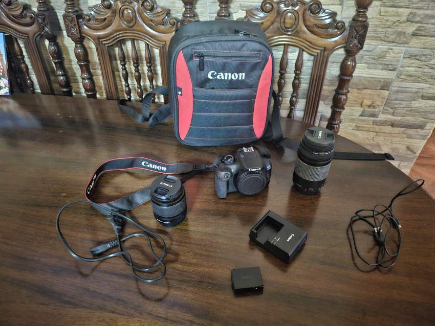 Canon camera E0S1300D Twin Lens