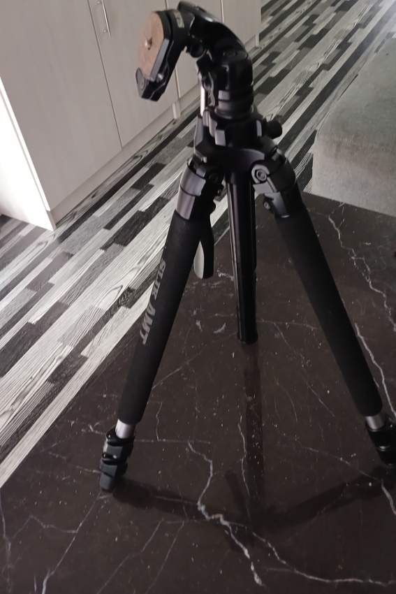 Slik Tripod - 1 - All electronics products  on MauriCar