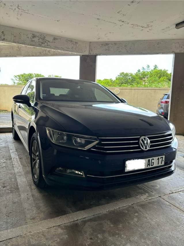 Volkswagen Passat - 5 - Luxury Cars  on MauriCar