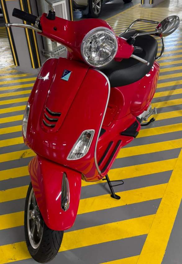 Yellow / Red Vespa 2024 in Excellent Condition Like New - 1 - Scooters (above 50cc)  on Aster Vender