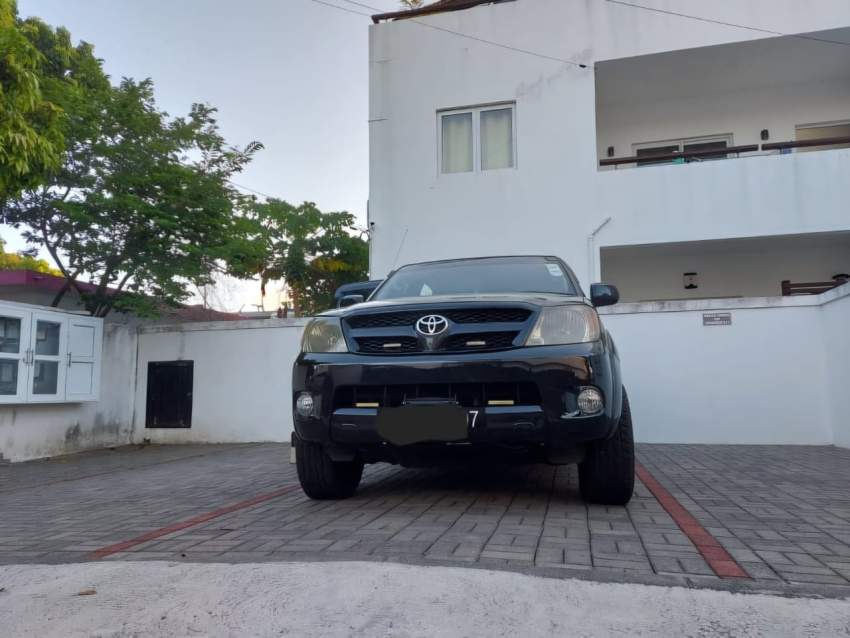 Hilux dec 07 for sale - 1 - Pickup trucks (4x4 & 4x2)  on MauriCar