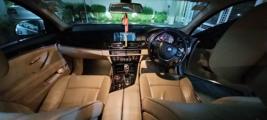 Bmw 528i F10 Year 2010 - 1 - Luxury Cars  on MauriCar