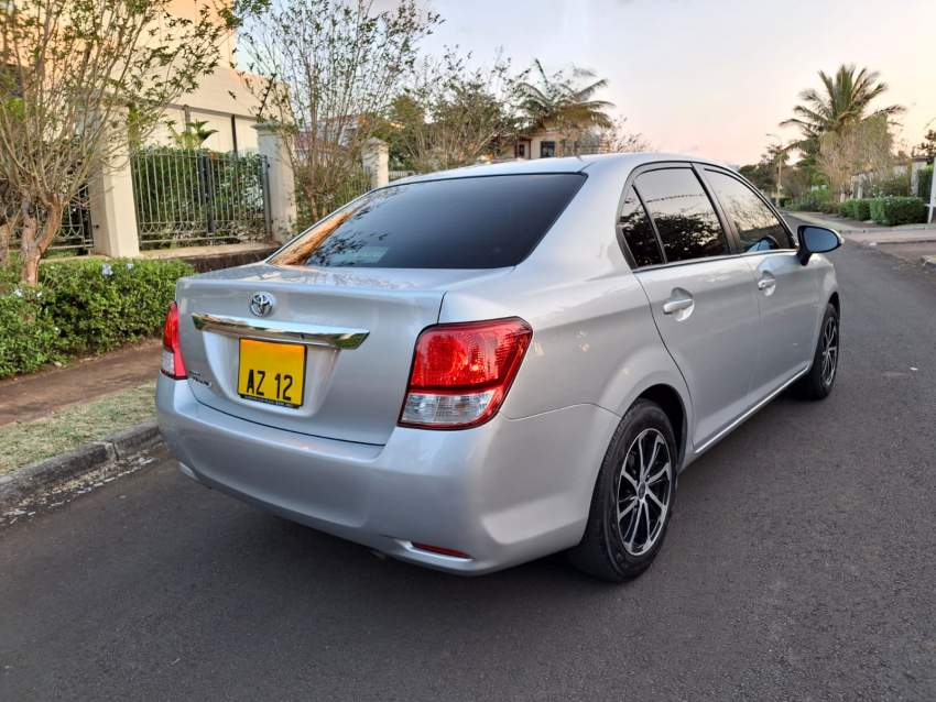 Toyota corolla Axio - 3 - Compact cars  on Aster Vender