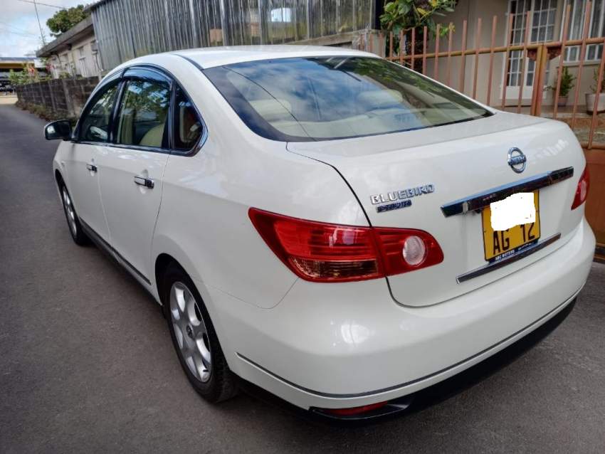 Nissan Bluebird Sylphy 2012 - 5 - Family Cars  on Aster Vender