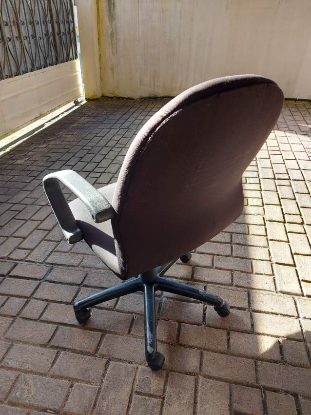 Adjustable Office Chair - 2 - Desk chairs  on MauriCar