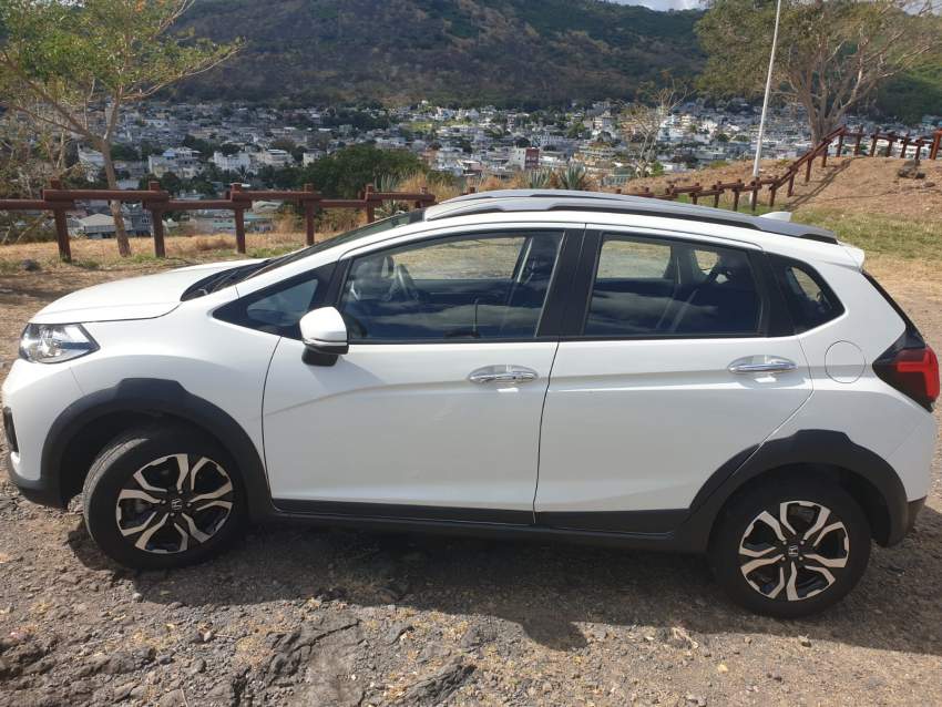 Honda Wrv Elegance - 2 - Compact cars  on Aster Vender