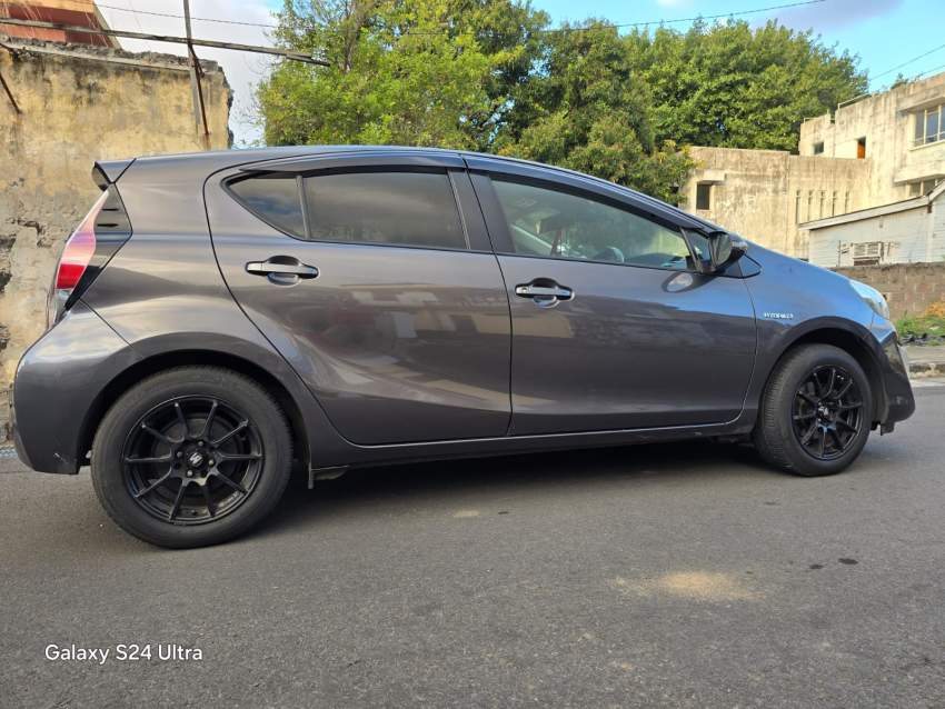 Toyota Aqua 2016 - 5 - Family Cars  on MauriCar