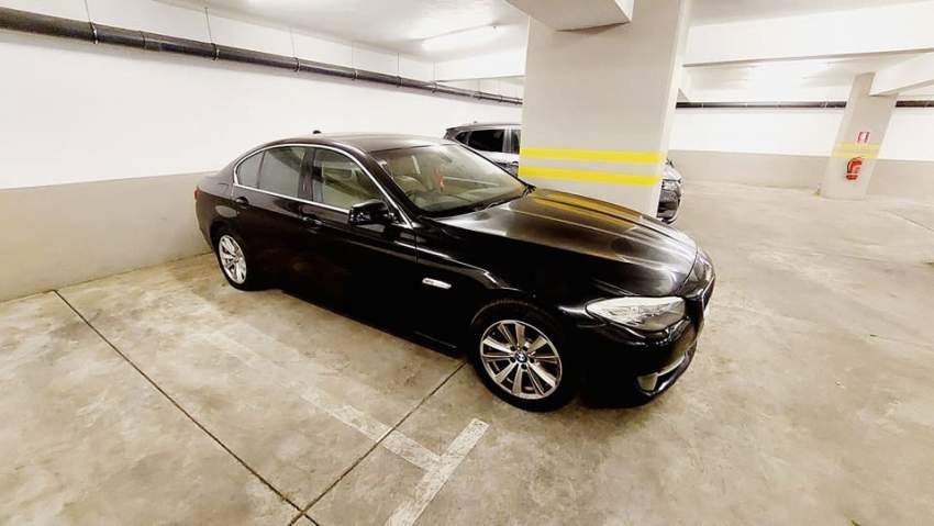 Bmw serie5 (520i) - 1 - Luxury Cars  on Aster Vender