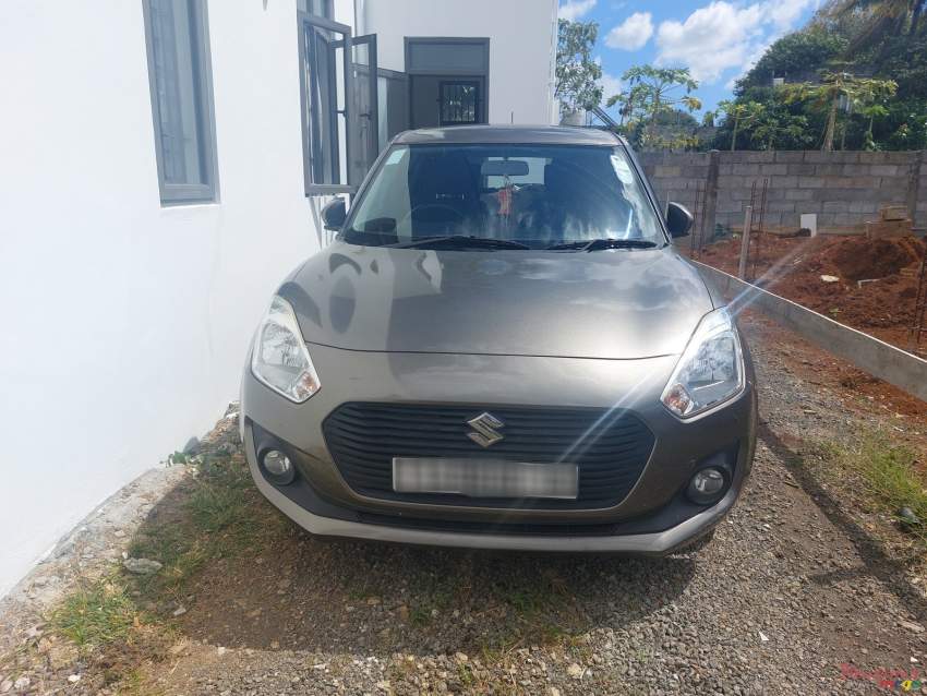 SUZUKI SWIFT GLX 2018 - Manual