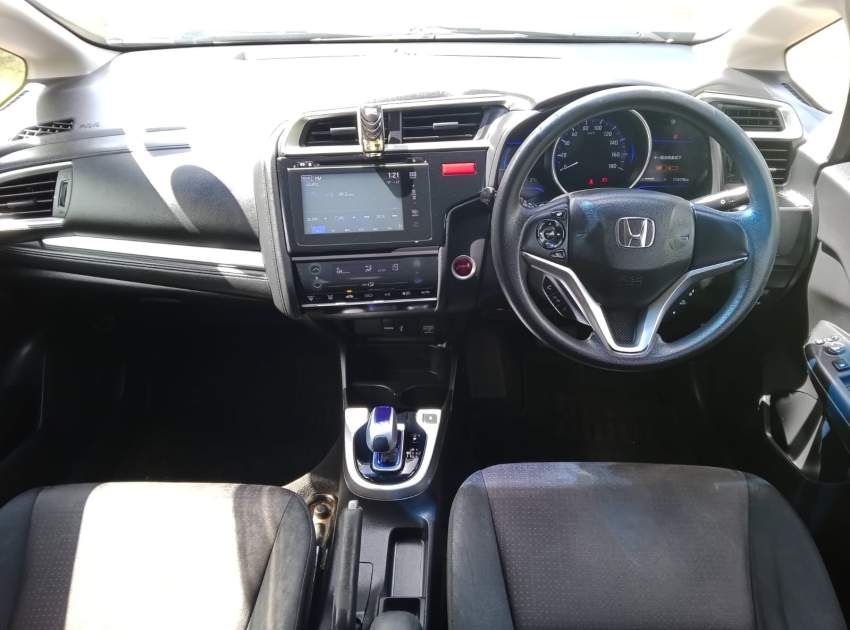 Honda Fit-2014 - 5 - Family Cars  on Aster Vender