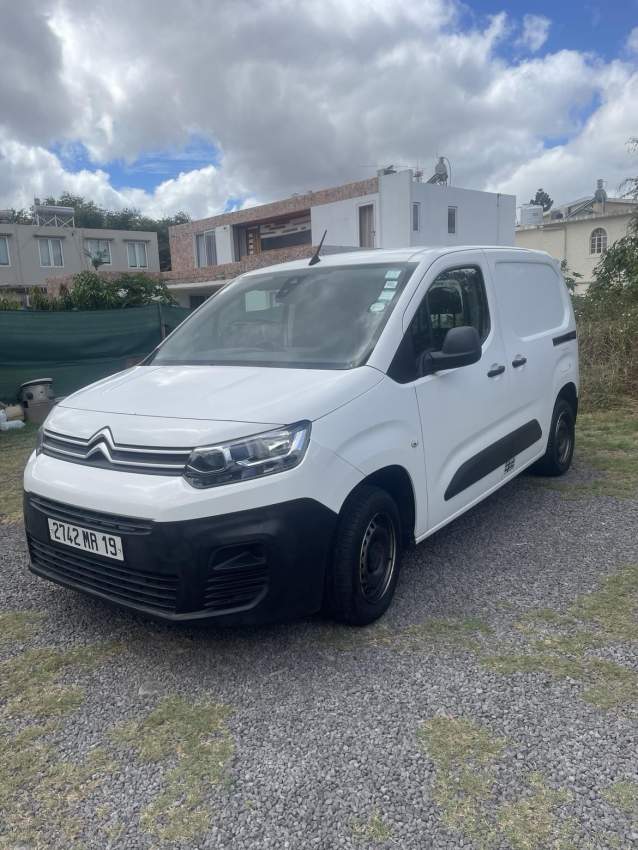 Citroen Berlingo goods vehicle - 6 - Cargo Van (Delivery Van)  on MauriCar