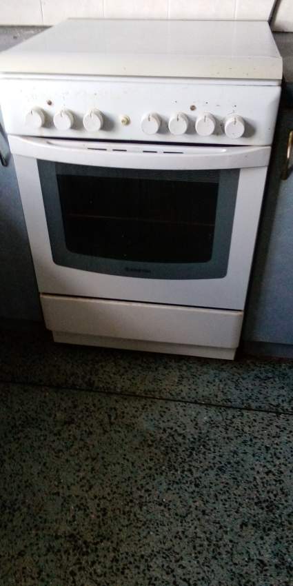 Ariston stove - 0 - Kitchen appliances  on Aster Vender