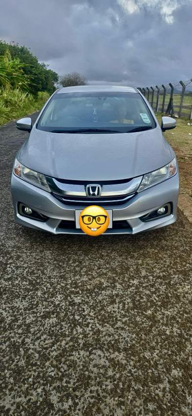 Honda Grace - 2015