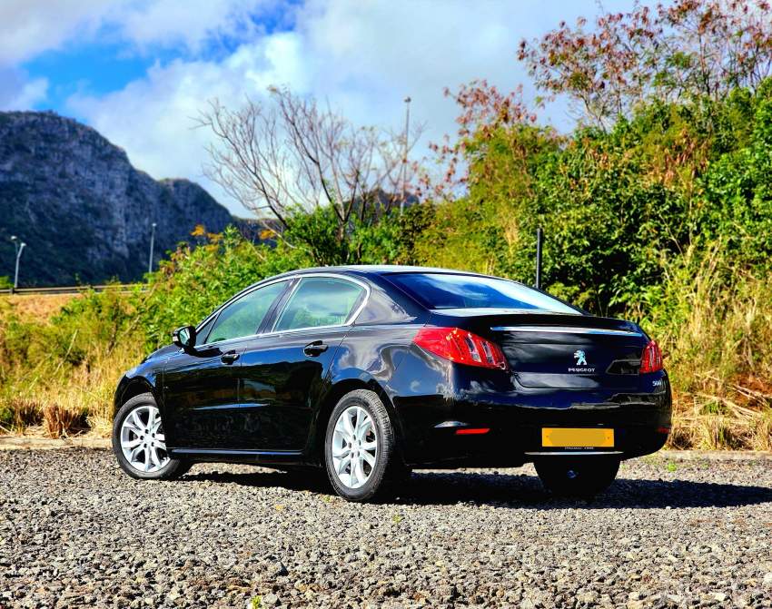 Peugeot 508 Allure - 3 - Family Cars  on MauriCar