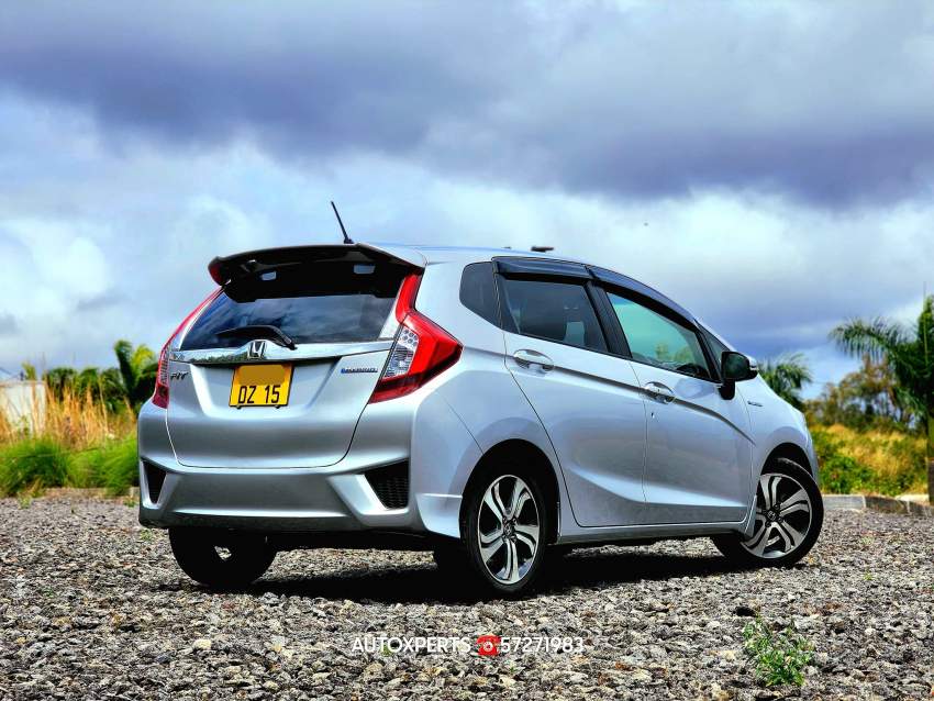 Honda Fit -2015 - 5 - Family Cars  on MauriCar