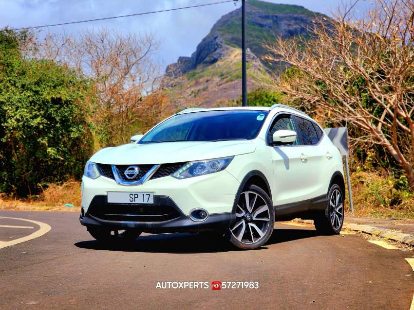 Nissan Qashqai Tekna - 2 - SUV Cars  on Aster Vender