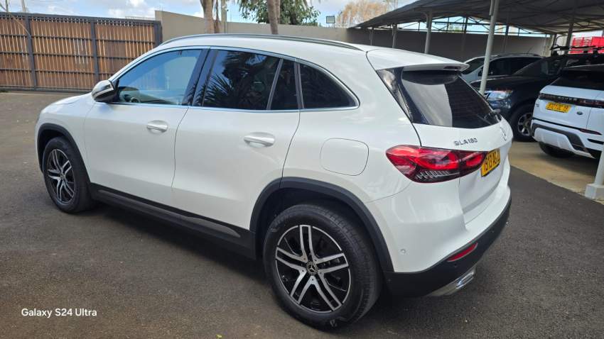 Mercedes GLA180 - 2022 - 2 - SUV Cars  on Aster Vender