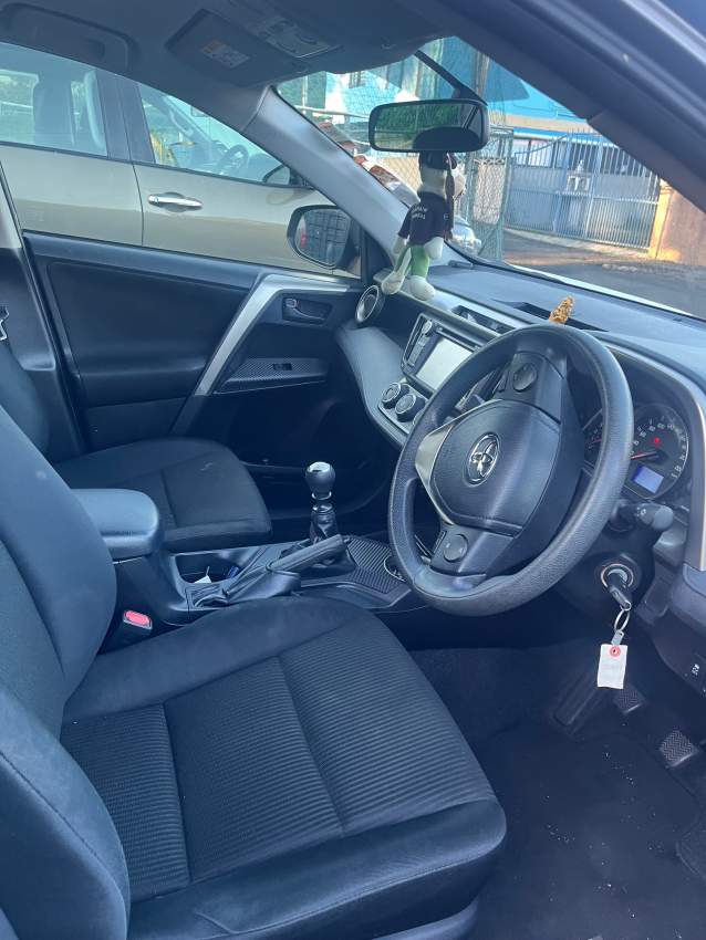 FOR SALE TOYOTA RAV 4 2015 MANUAL EXCELLENT RUNNING CONDITION - 4 - SUV Cars  on MauriCar