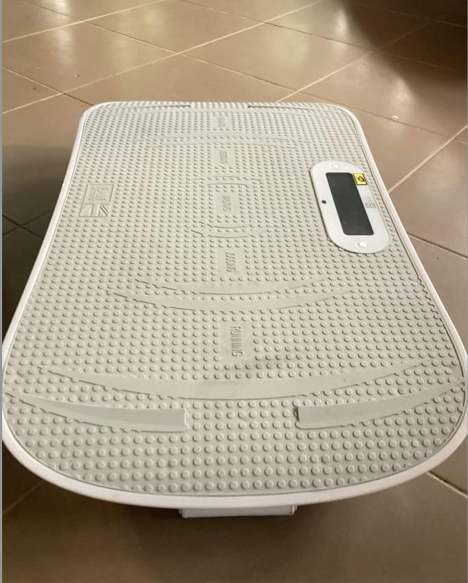 Fitness Weight Loss Vibration Platform for sale - 1 - Fitness & gym equipment  on MauriCar