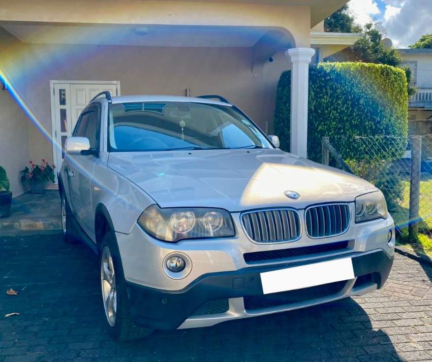 A vendre, BMW X3, année 2007.