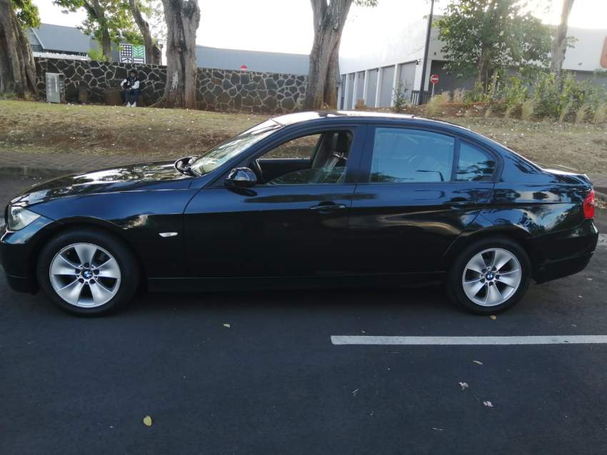 BMW 320i Year 2006 - 3 - Compact cars  on Aster Vender