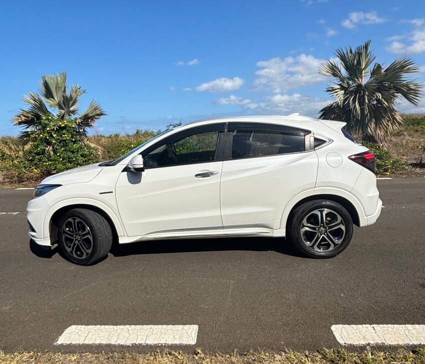 Honda Vezel-2018 - 1 - SUV Cars  on Aster Vender