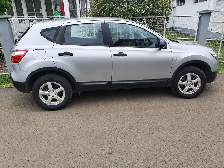 nissan quashqai - 2 - SUV Cars  on Aster Vender