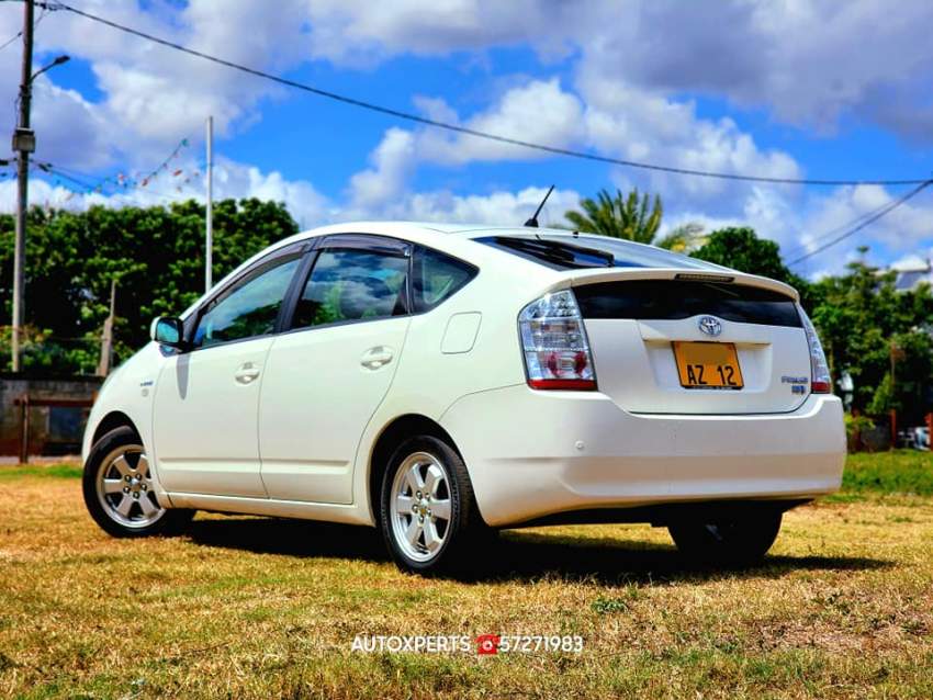 Toyota prius-2012 - 4 - Family Cars  on Aster Vender