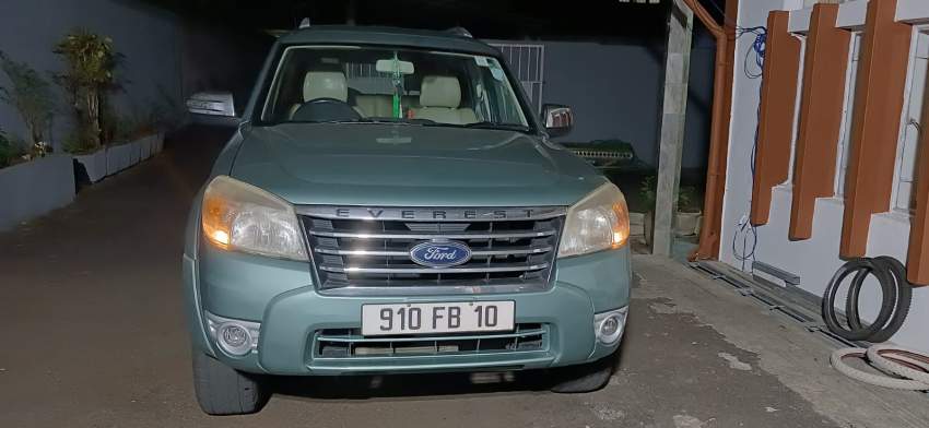 Ford Everest for sale - Very good condition - 5 - SUV Cars  on Aster Vender