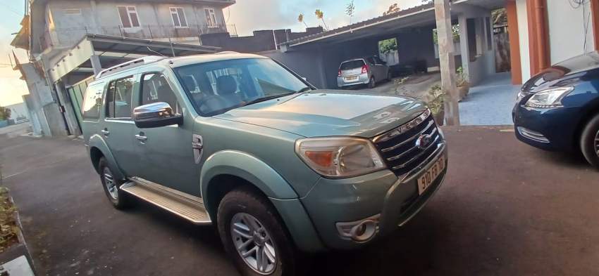 Ford Everest for sale - Very good condition - 8 - SUV Cars  on Aster Vender