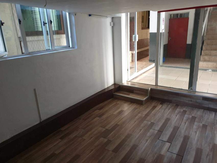 Commercial space for rent in Yadhoo building, QB - Ground floor - 15m² - 2 - Commercial Space  on Aster Vender